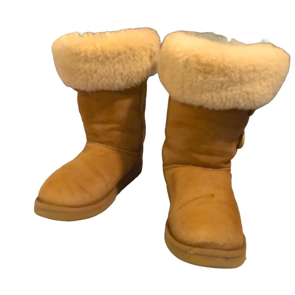 Ugg Boots Tall - Picture 2 of 4